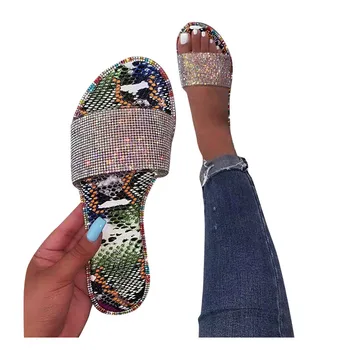 2020 Drahokamu candy-barevné přezůvky nové ženy flip flop fashion divoké plážové boty diamond ploché dno venkovní divoké sandály